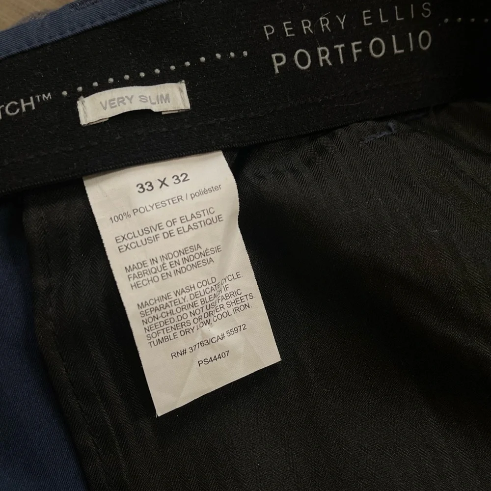 Extra Slim-Fit Solid Water Repellent Men's Dress Pants / Size 33/32 - Picture 8 of 9